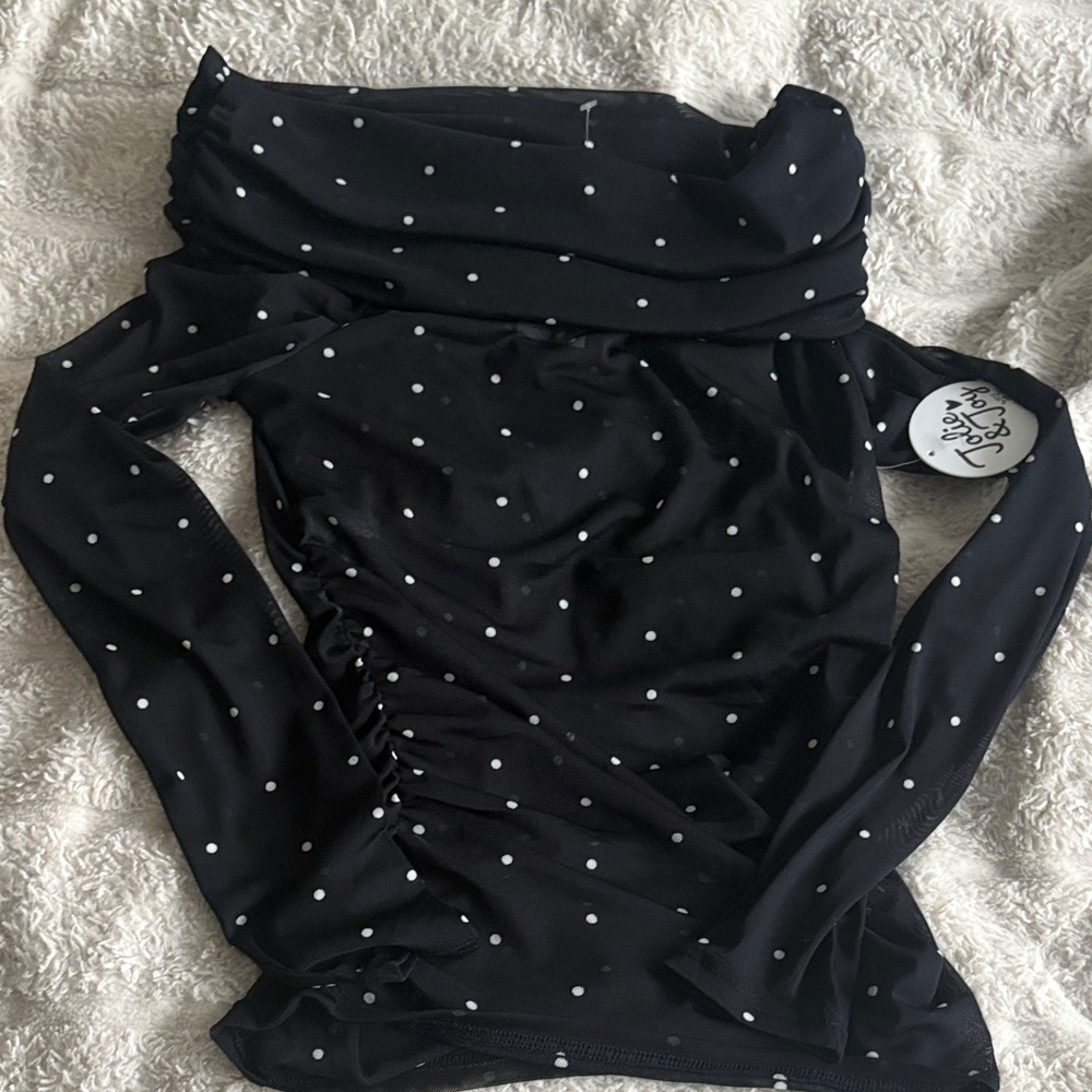 NWT Jolie and Joy Off the shoulder polka dot blouse